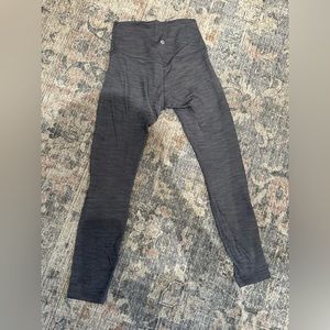 Lululemon wonder under blue/grey tweed 28 inch length - size 4